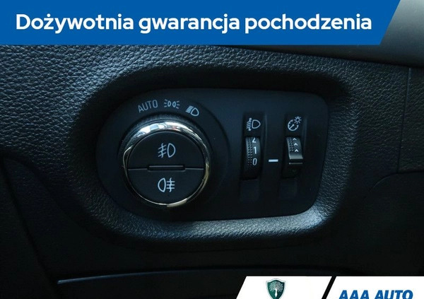 Opel Astra cena 53000 przebieg: 77026, rok produkcji 2017 z Dynów małe 277